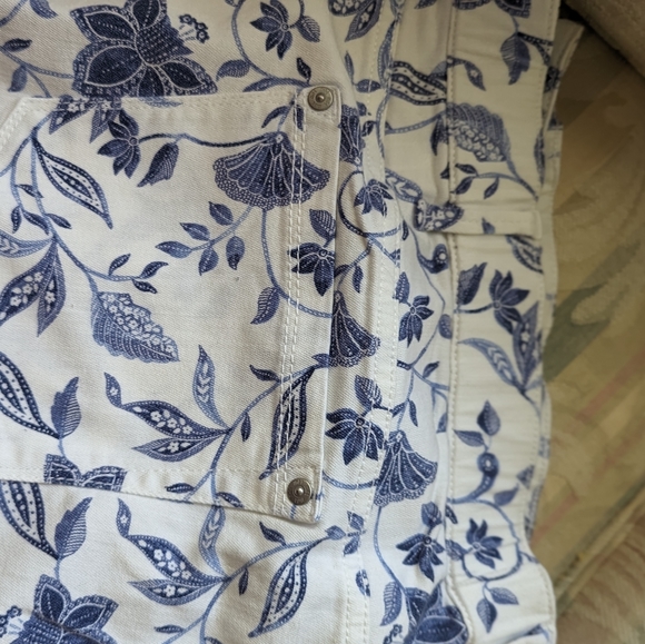 J-jill Floral Cropped Denim Jeans - Picture 3 of 6